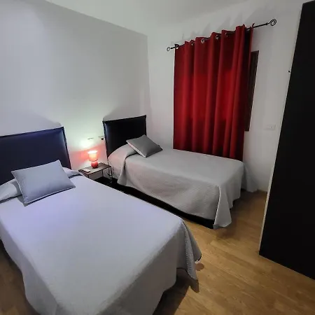 Casa Matele 3 Bed ארונה